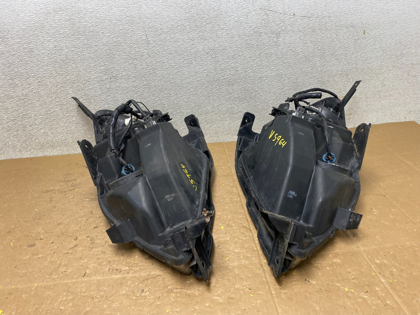 2005 2006 2007 Honda Odyssey Left+Right Set Halogen Headlights V5964 DW14