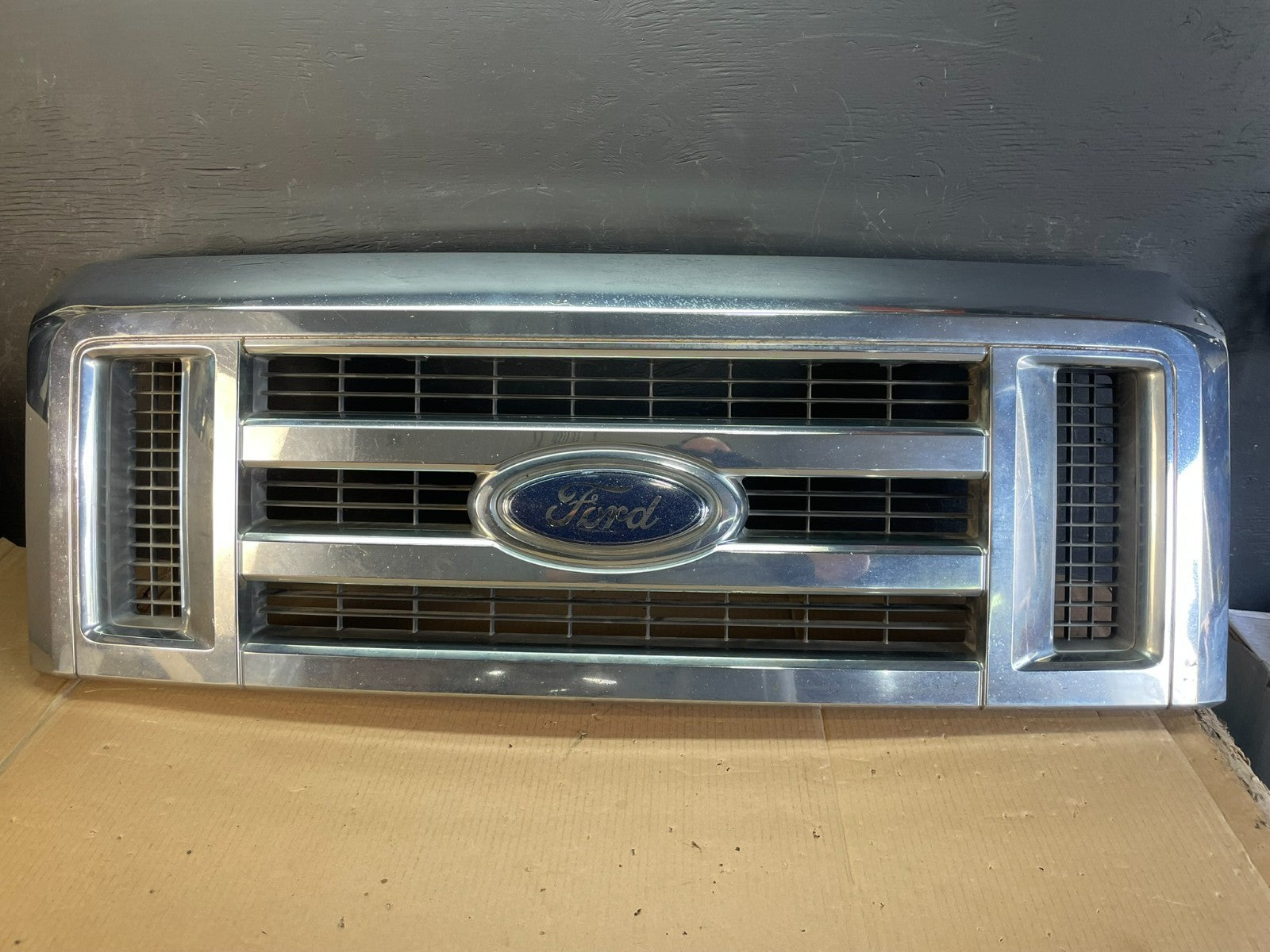 2008 to 2014 Ford Econoline E150 E250 Front Upper Chrome Grill Grille ae3594 DG0