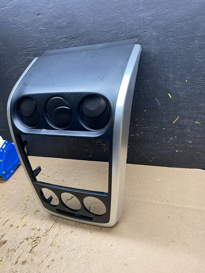 2007 - 2009 Mazda CX-7 Radio Dash TrimClimate Control Bezel W/Vent T8597 DG2