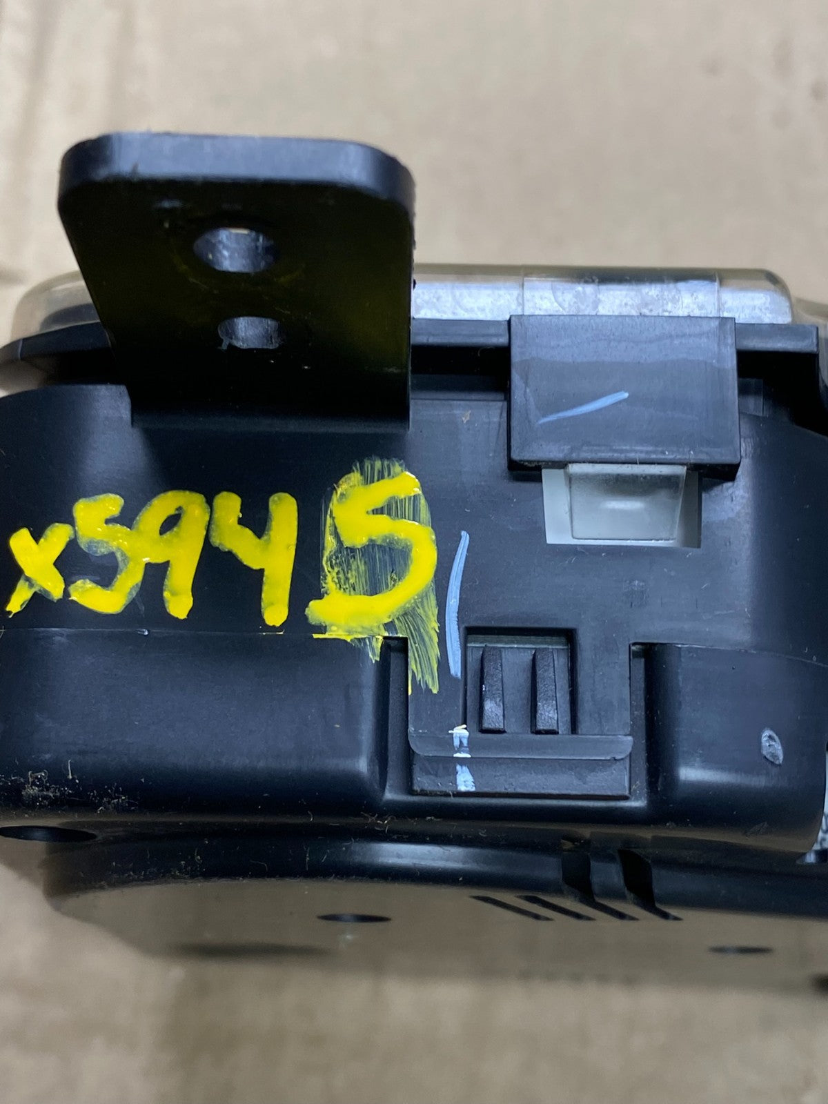 2007 to 2008  Lincoln Navigator Speedometer Gauge Cluster x5945 DG8