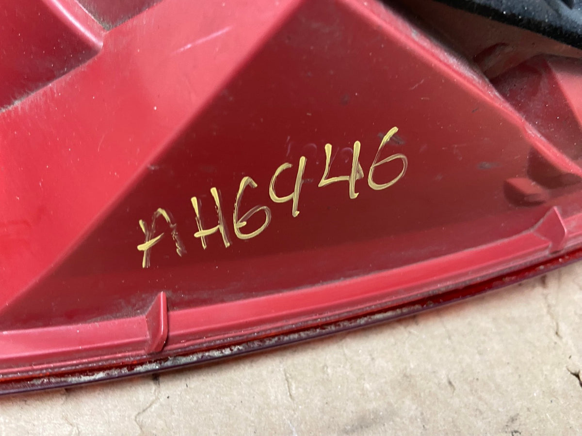 2004 2005 2006 Mazda 3 Sedan Right Passenger RH Side Tail Light AH6946 LK5