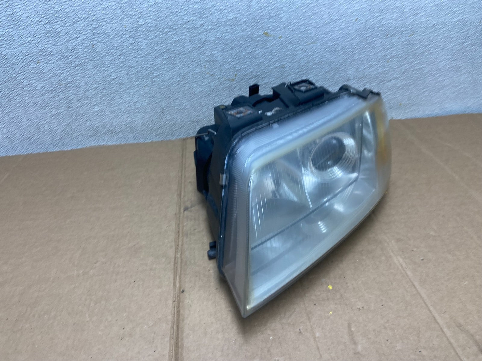 2002 to 2004 Audi A6 Left Driver LH Side Xenon HID Headlight OEM AA1123 DW2