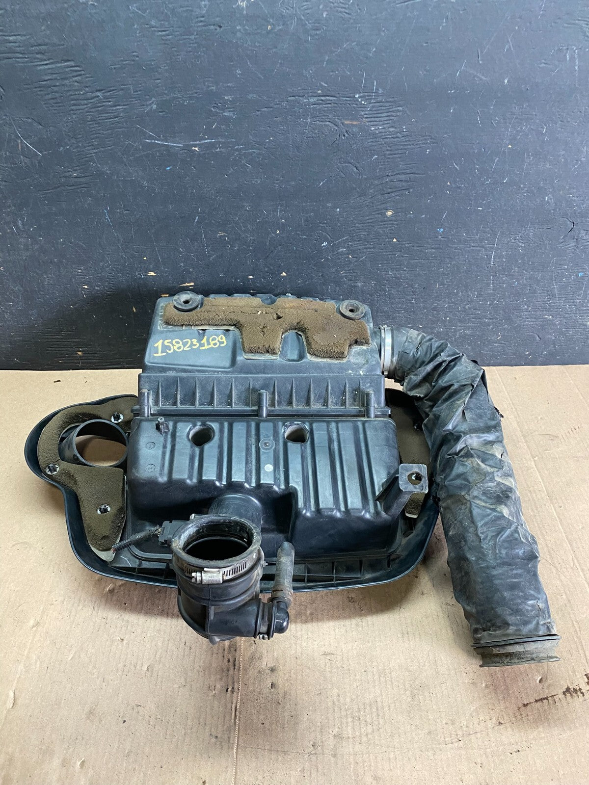 2006 to 2011 Chevrolet HHR Engine Motor Cover Shield n5440 DG4