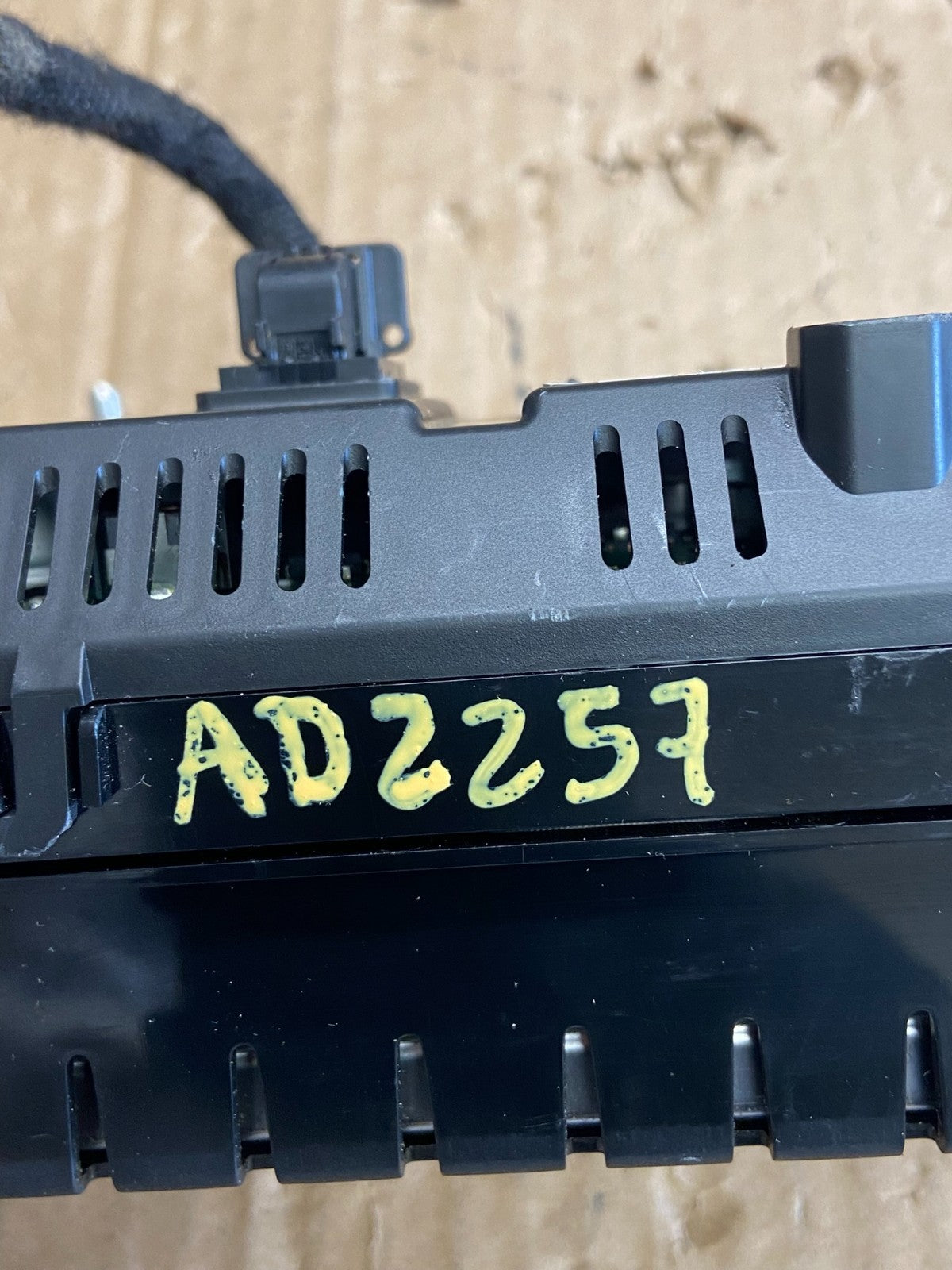 2013 to 2016 Ford Taurus 4.2" Radio Navigation Screen Module AD2257 DG5
