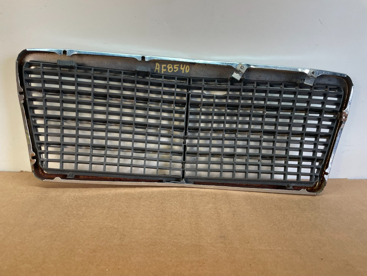 1994 to 1995 Mercedes Benz W124 E-Class Front Upper Grill Grille AF8540 DG3