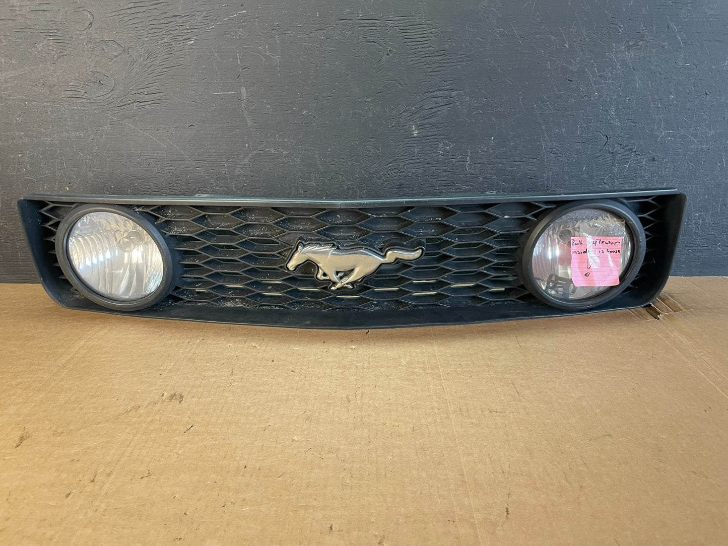 2005 - 2009 Ford Mustang Front Upper Grille Grill AE8375 DW0