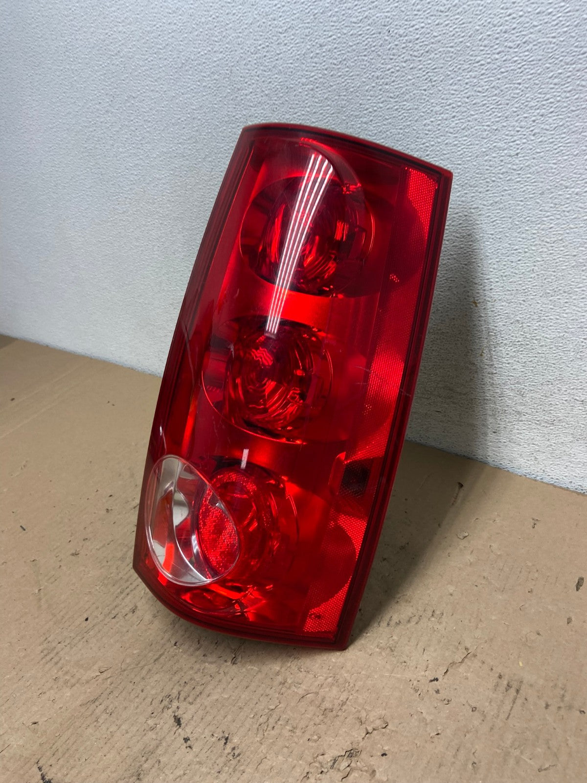 2007 to 2011 GMC Yukon Right Passenger RH Side Tail Light AF4252 LK1