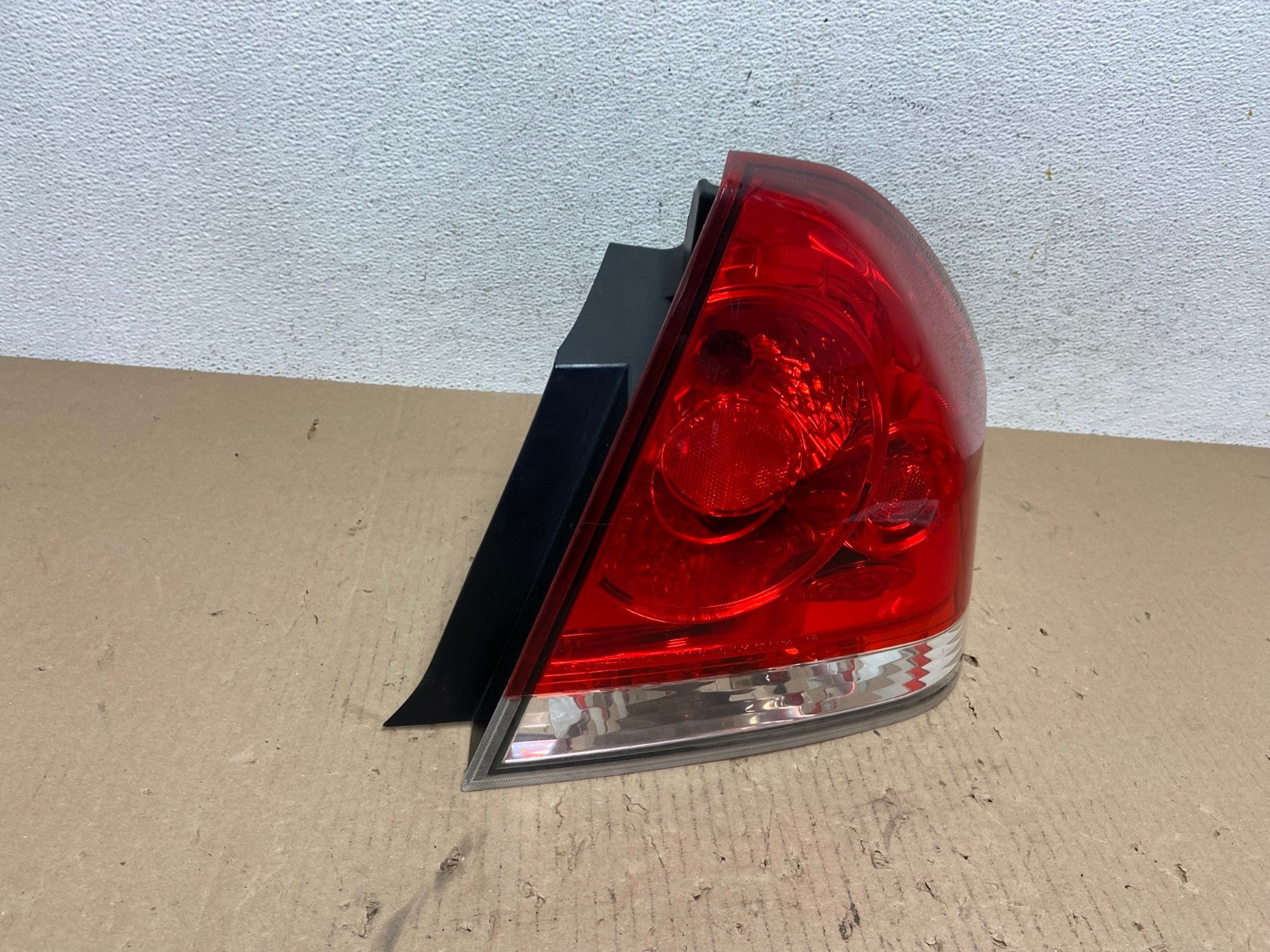 2006 - 2012 Chevrolet Impala Tail Light Right Passenger RH Side AE8743 LK2
