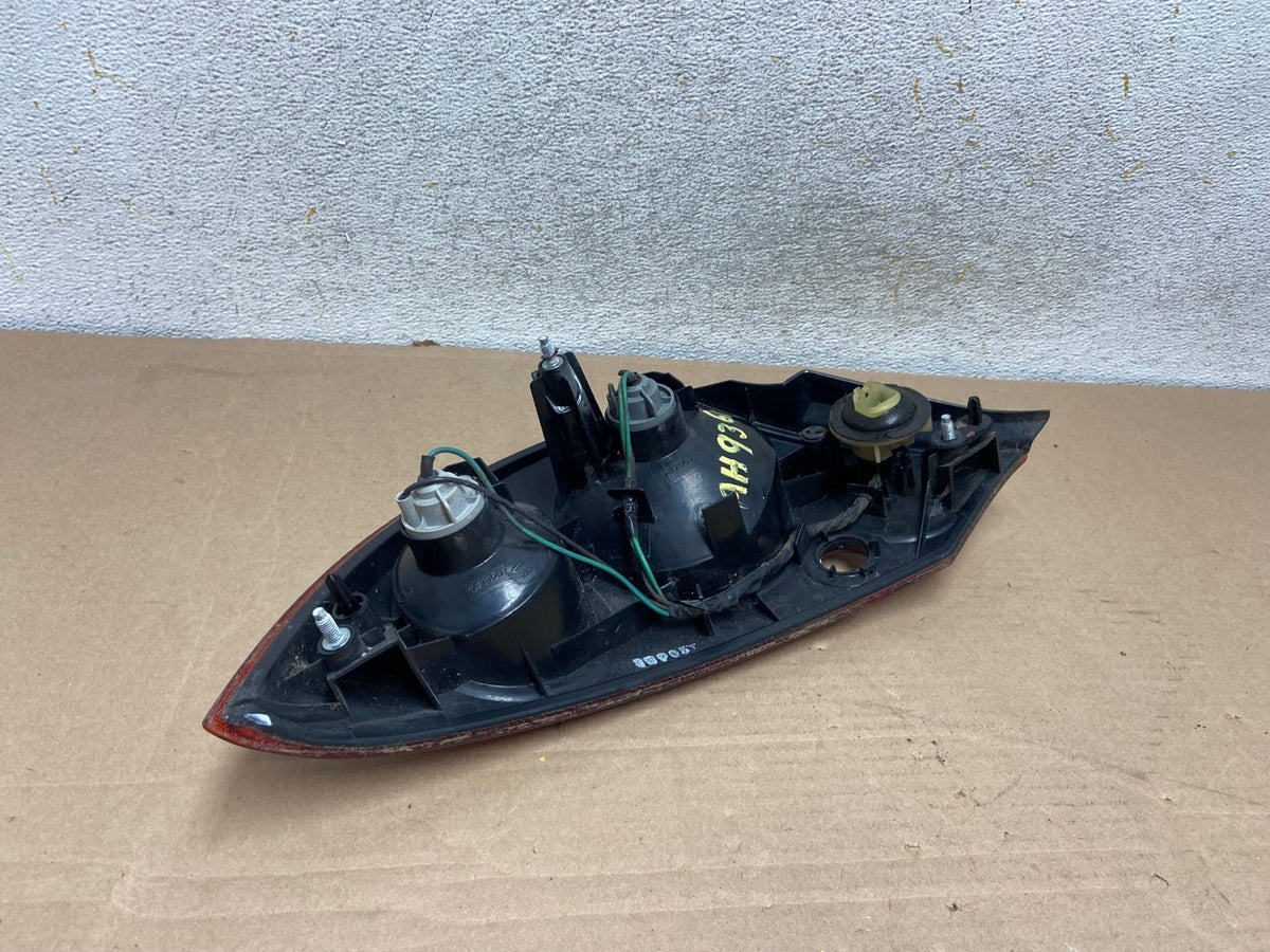 2000 2001 2002 Mitsubishi Eclipse Right Passenger RH Side Tail Light AH9360 LK5