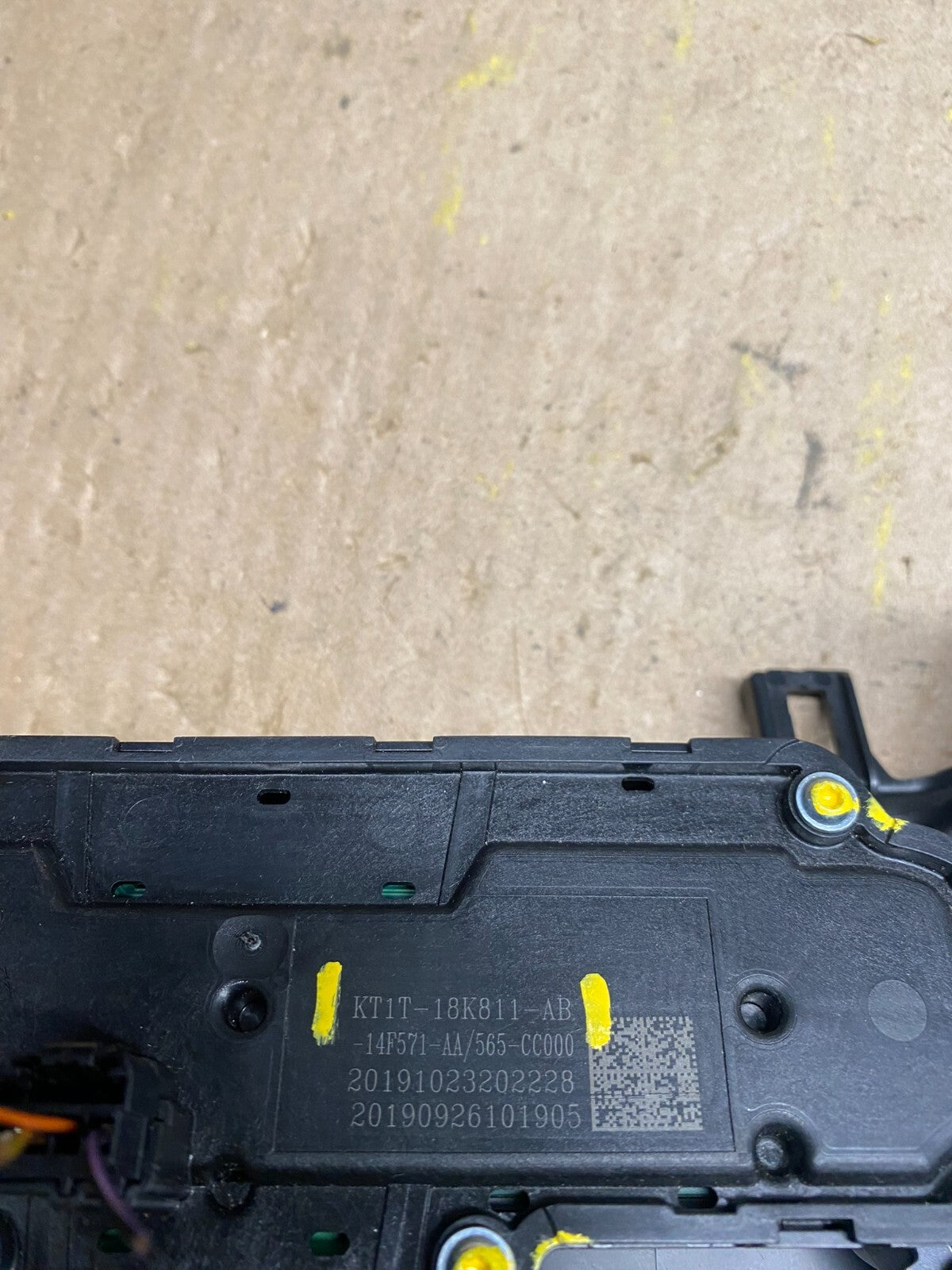 2020 to 2023 Ford  Explorer Radio Climate Control Panel Trim F0781 PS7