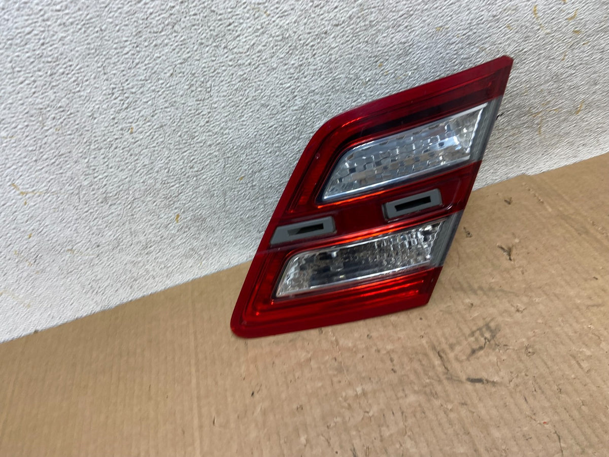 2013 to 2018 Ford Taurus Right Passenger Rh Side Tail Light Inner AI6547 LK2