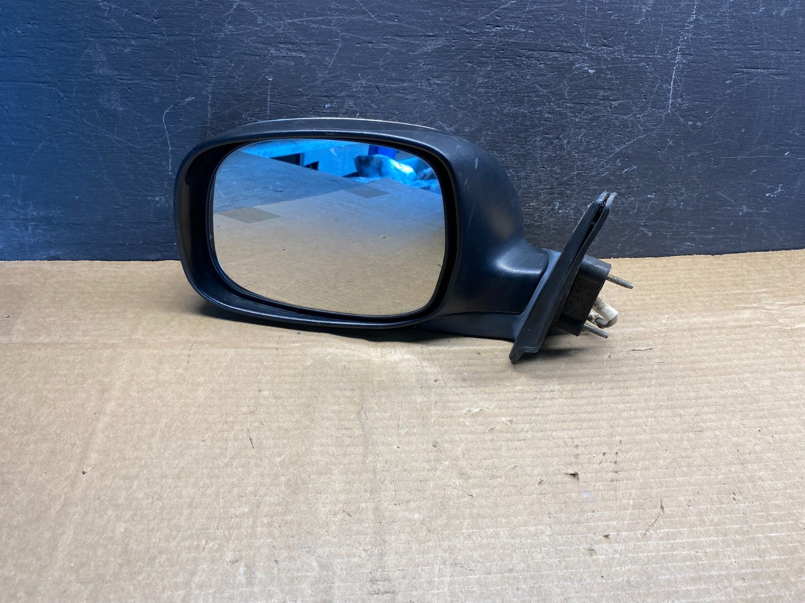 2000 to 2006 Toyota Tundra Left Driver LH Side Door View Mirror AD9741 DW2