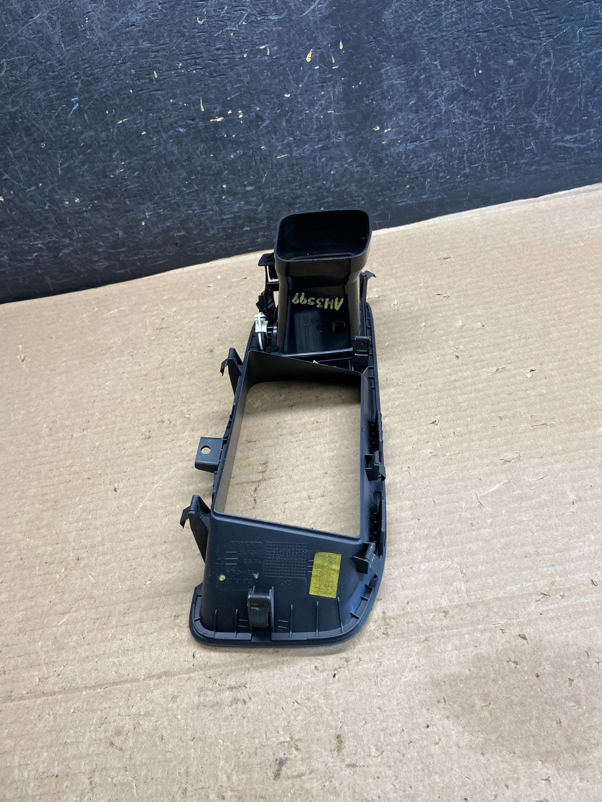 2011 to 2018 Volvo S60 Center Dash Screen Radio Bezel Trim Panel AH3599 DG4