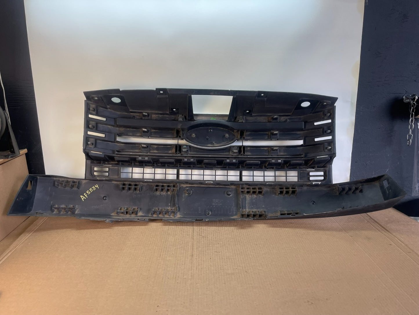 2009 2010 2011 Ford Flex Front Upper Chrome Grille Grill AF5534 DW3