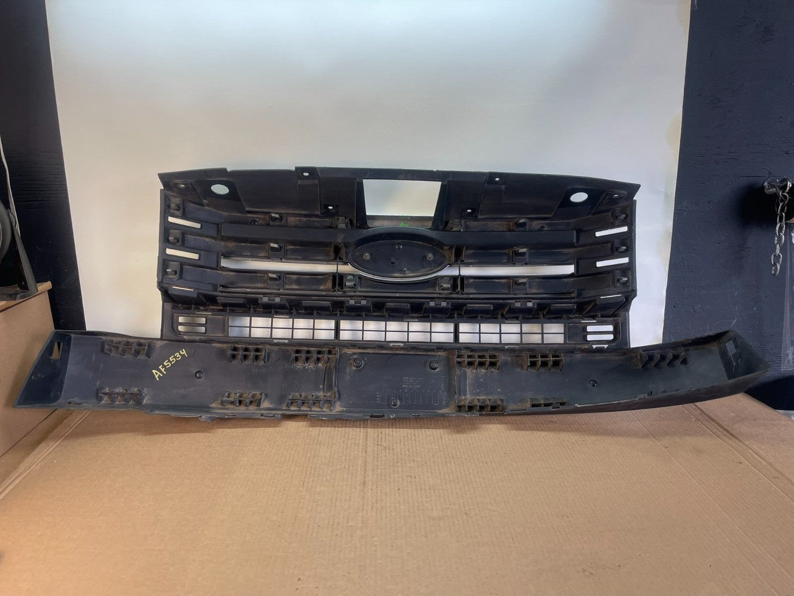 2009 2010 2011 Ford Flex Front Upper Chrome Grille Grill AF5534 DW3