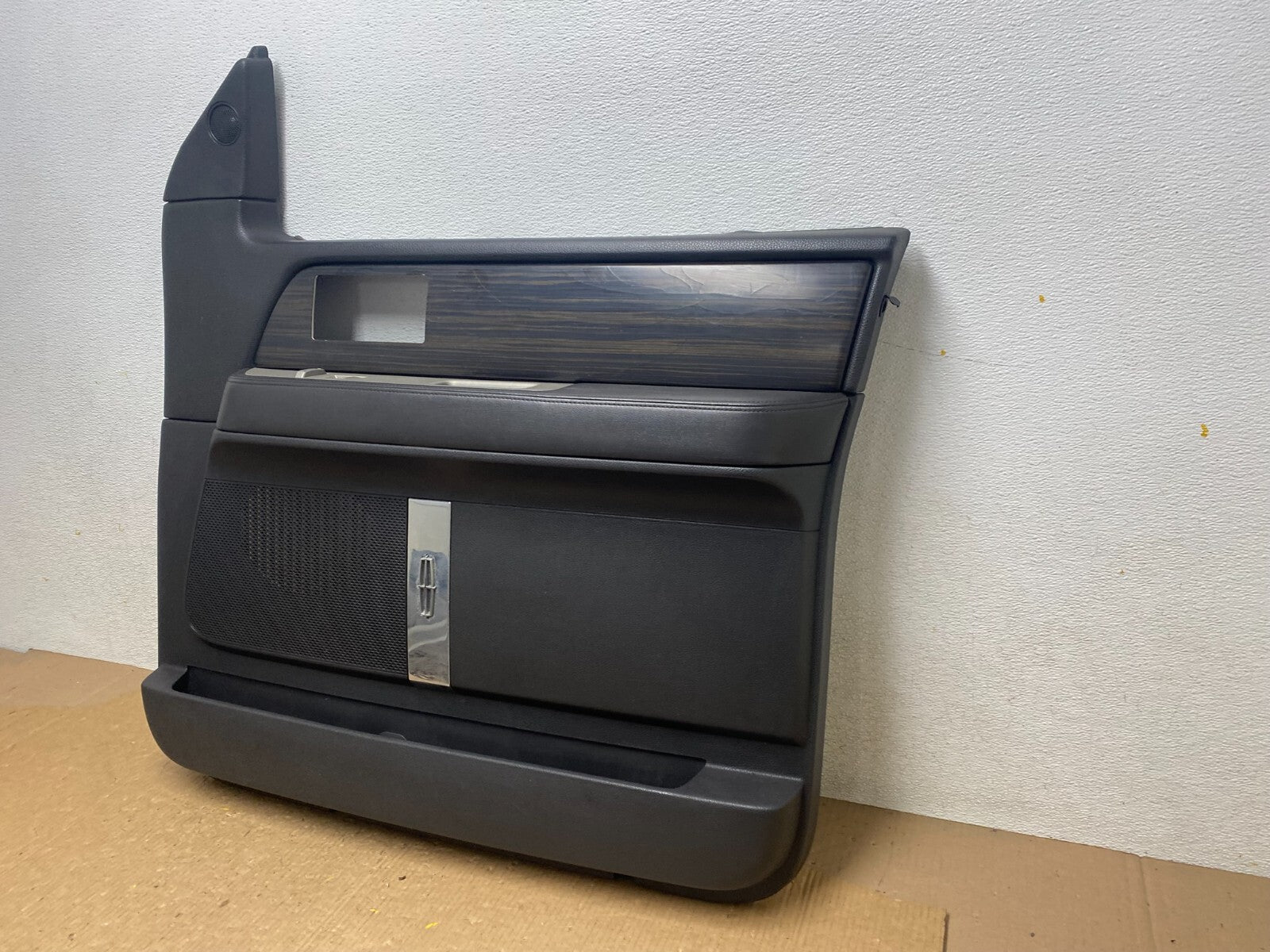2007-2014 Lincoln Navigator Right Passenger Side Front Door Panel G1793 DG11