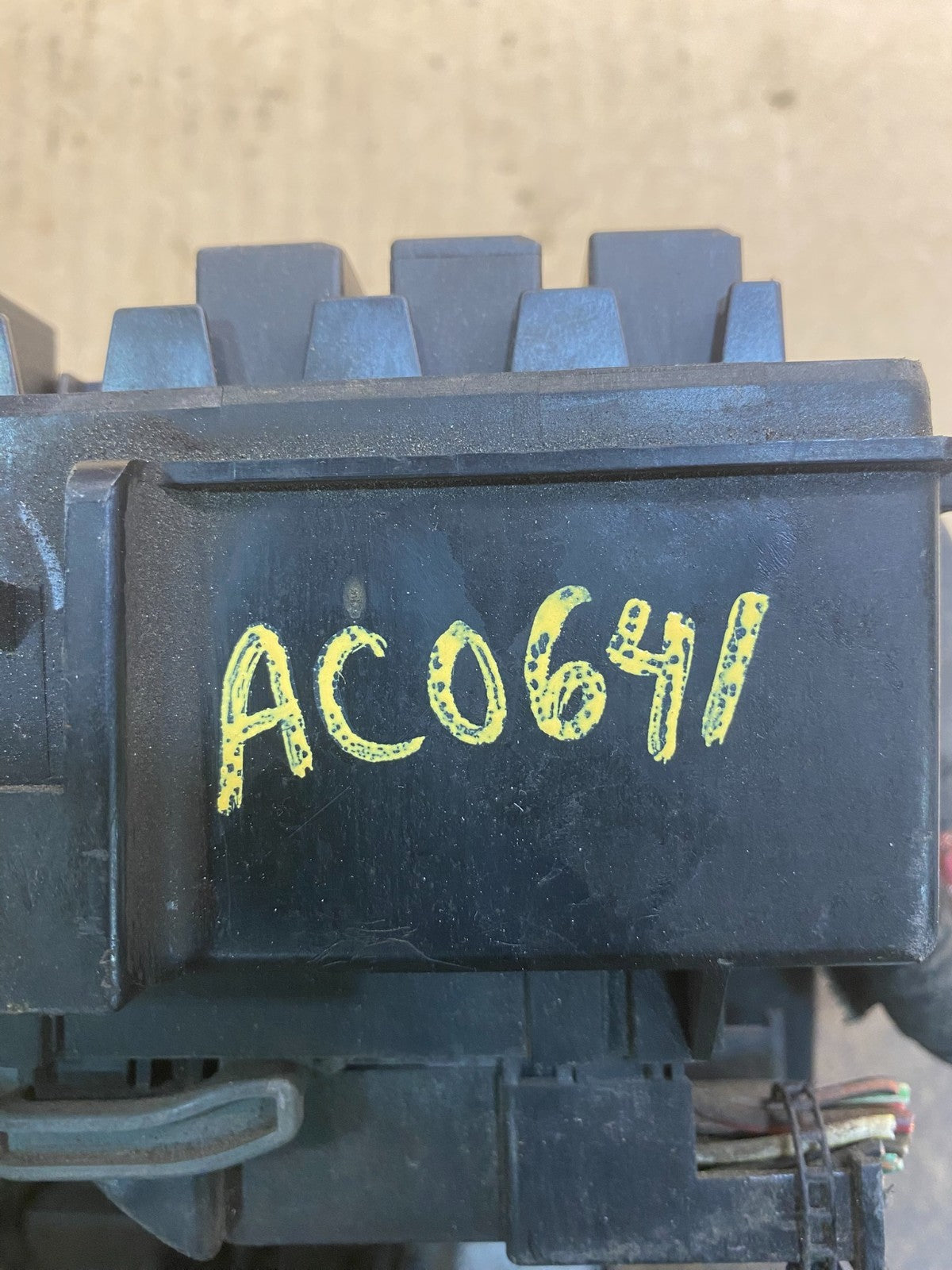 2005 2006 Jeep Grand Cherokee Fuse Box Multi-Function Relay Module OE ac0641 DG7