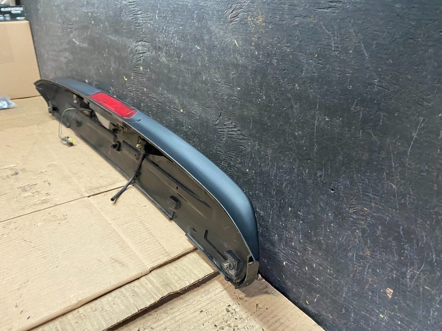 1999 to 2004 Honda Odyssey Rear Trunk Spoiler Gate Oem W2547 DG6