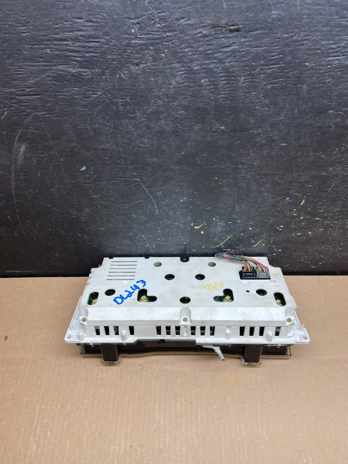 2003 2004 Lincoln Town Car Speedometer Gauge Cluster t4368 DG5