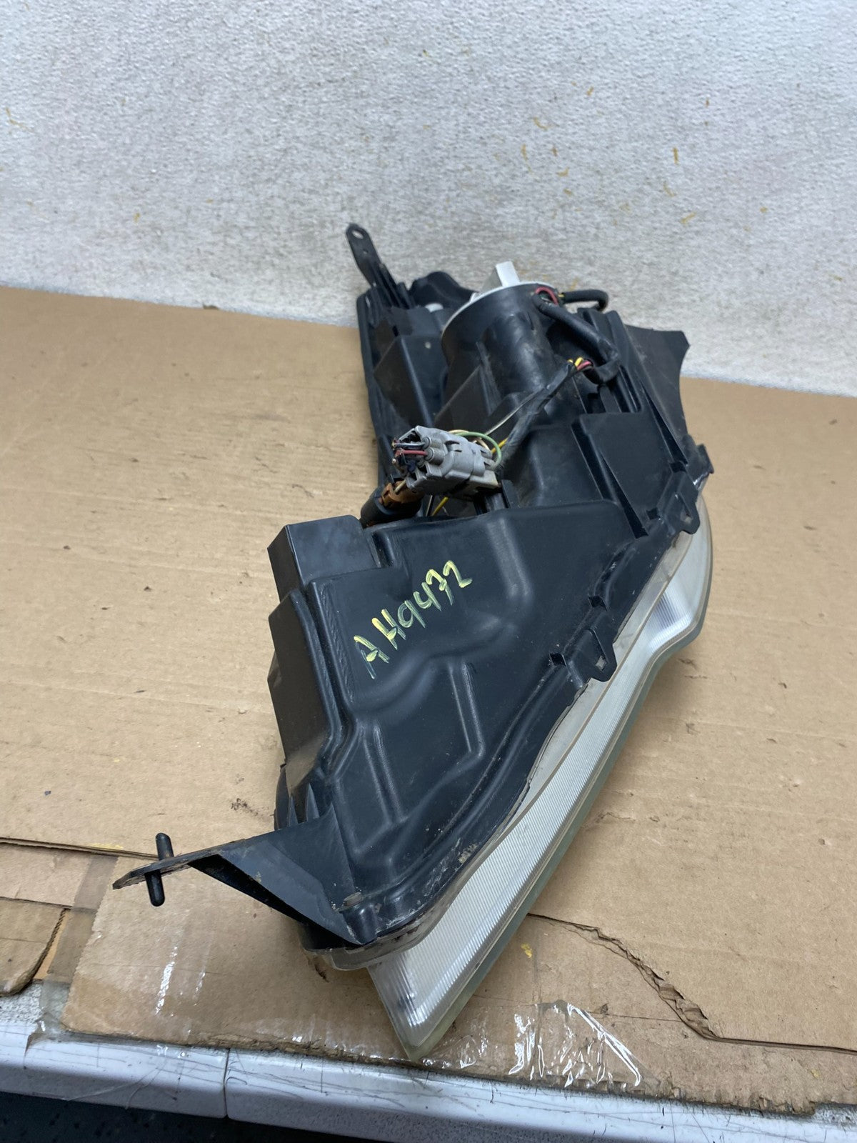 2010-2012 Subaru Legacy Outback Right Passenger Headlight AH9472 DW8