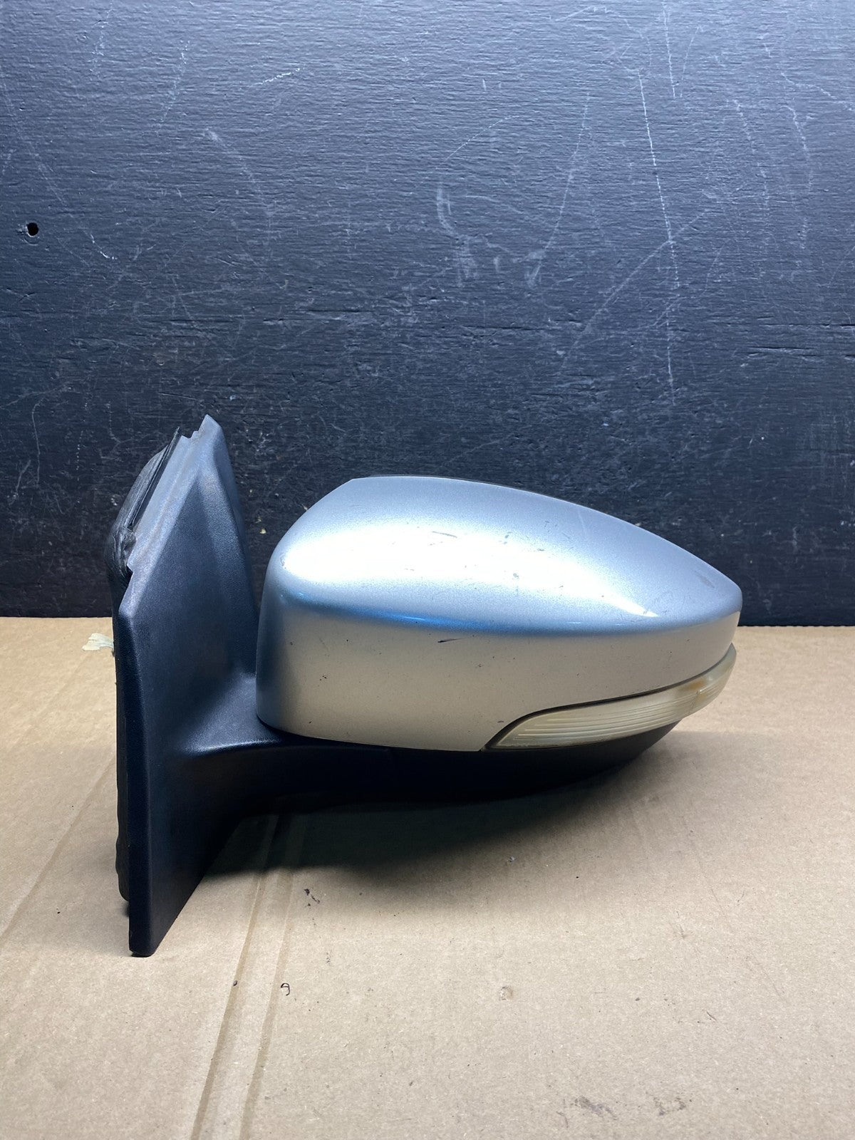 2015 to 2018 Ford Focus Left Driver View Door Turn Signal Mirror AG3667 DW0