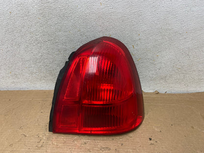 2003 to 2011 Lincoln Town Car Right Passenger Rh Tail Light AH9023 LK0