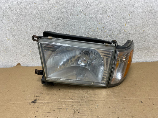 1999 to 2002 Toyota 4Runner Halogen Left Driver LH Headlight AH8137 DW0