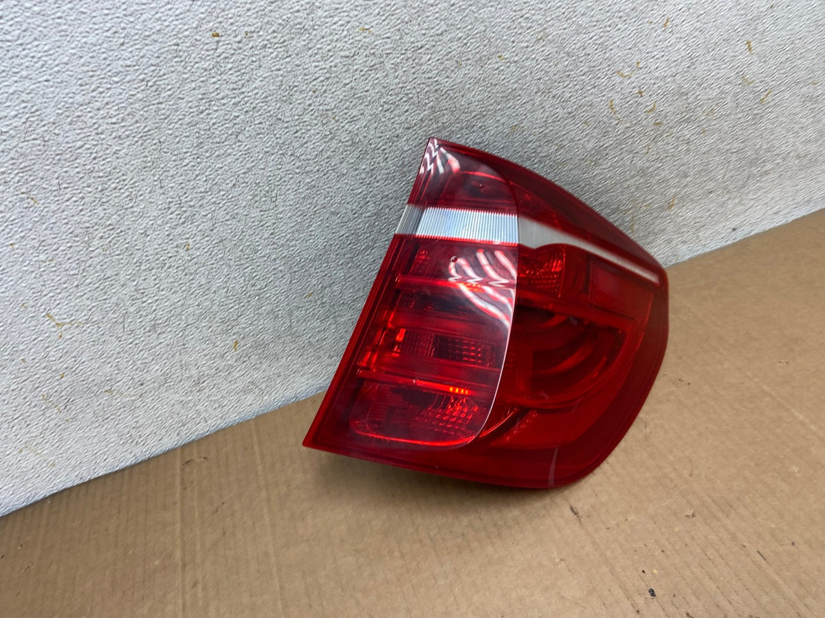 2011 to 2017 BMW X3 Right Passenger RH Side Tail Light AI8422 LK2