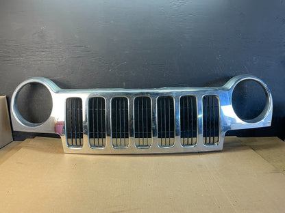 2002 2003 2004 Jeep Libertyf Front Upper Grill Grille Aftermarket AD0096 DG0