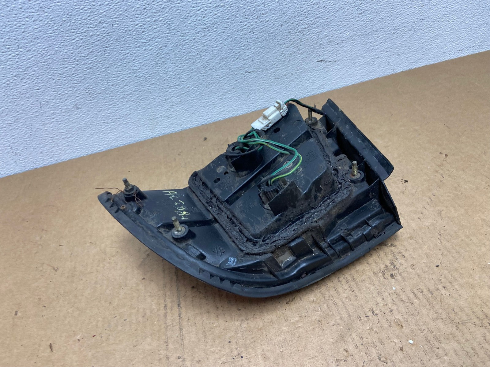 1996 - 1997 Infiniti i30 Left Driver LH Side Tail Light Oem AC2884 LK5
