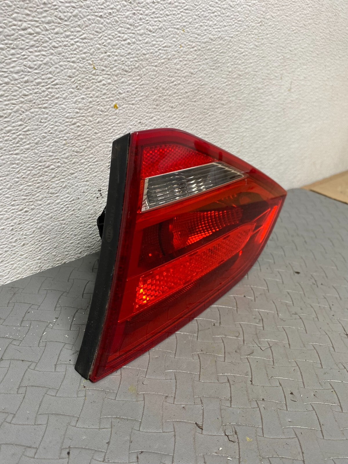 2009 to 2012 Audi A4 Sedan Right Passenger Rh Inner Tail Light Oem C0026 DG12