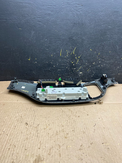 2005 to 2010 Honda Odyssey  Radio Climate Control Dash Trim Bezel Y5424 DG4
