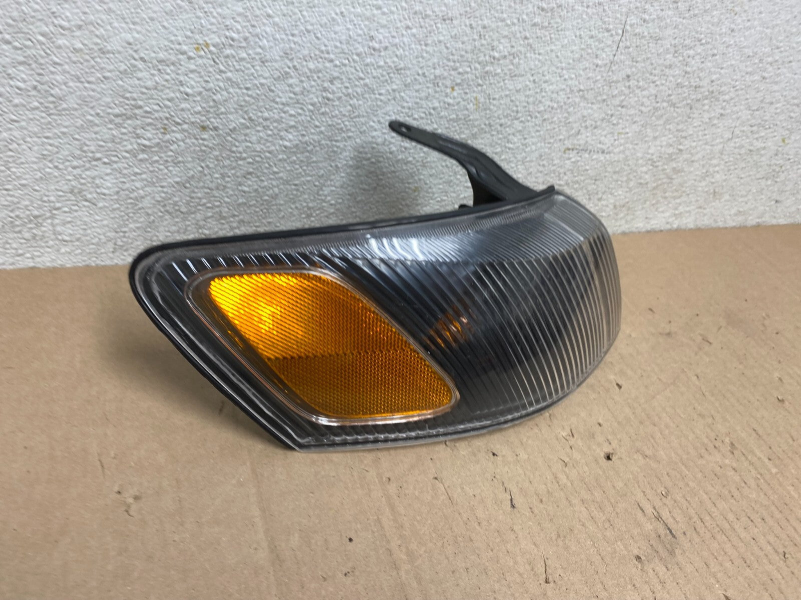 1997 1998 1999 Toyota Camry Right Passenger RH Black Turn Signal J7876 DW2