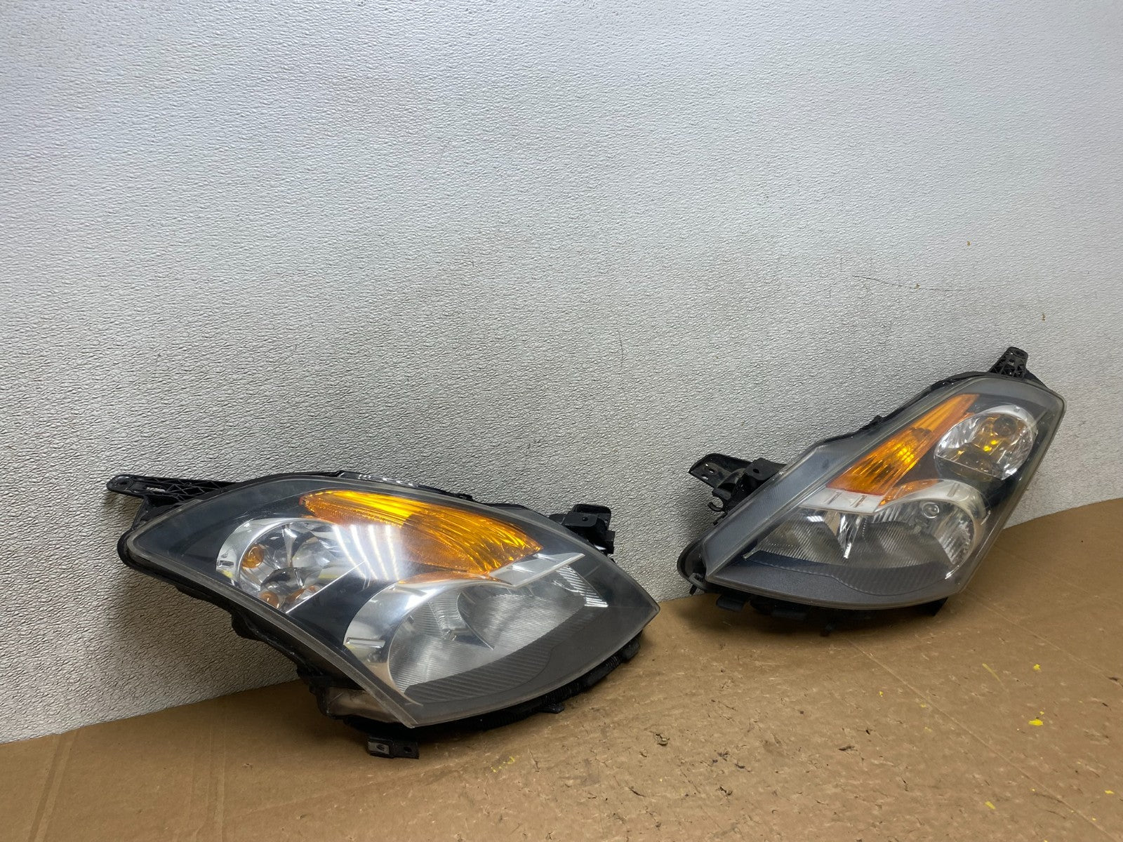 Sedan 2007 2008 2009 Nissan Altima Left+Right Set Headlights V5972 DW2