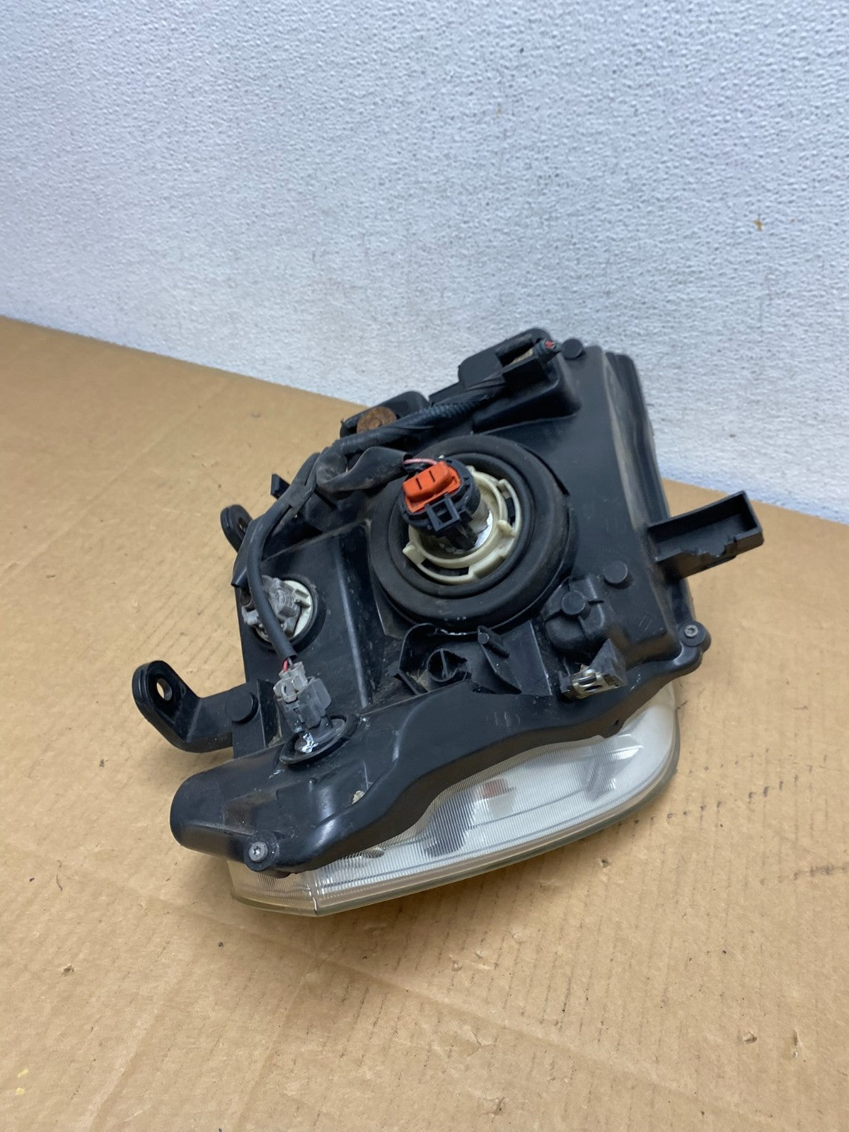 2008 to 2012 Nissan Pathfinder Halogen Headlight Left Driver Lh AD0827 DW7