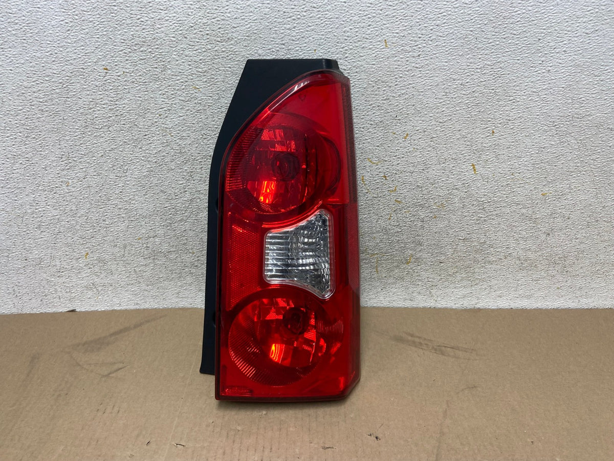 2005 to 2015 Nissan Xterra Right Passenger Rh Side Tail light AH6697 LK0