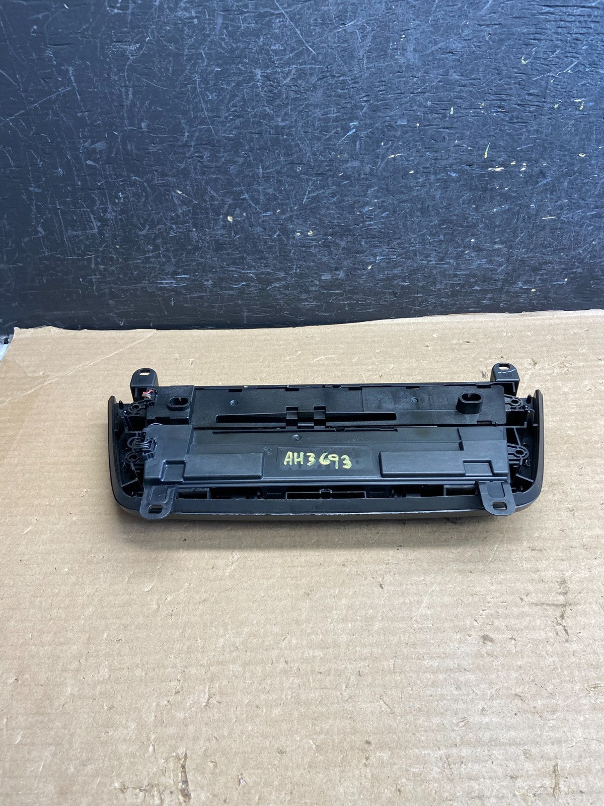 2012 - 2014 Bmw F30 320i 328i Radio Climate Control Panel AH3693 DG3