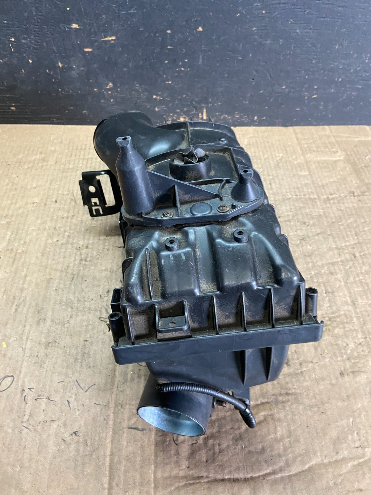 2010-2013 Land Range Rover 5.0L Left LH Air Intake Cleaner Filter Box O3263 DG5