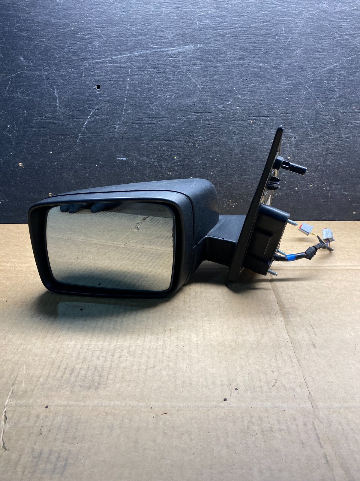 2008 to 2010 Land Rover LR2 Left Lh Side Door Power Mirror OEM AB3933 MS8