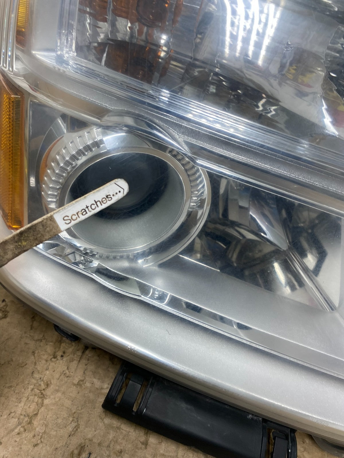 2010 to 2015 GMC Terrain Halogen Passenger Right Rh Side Headlight AF8421 DW3
