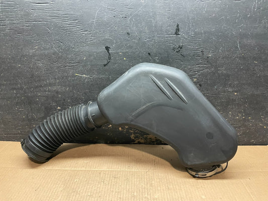 2011 to 2018 Chrysler 300 3.6L Air Intake Duct Tube Cleaner OEM y1744 DG0