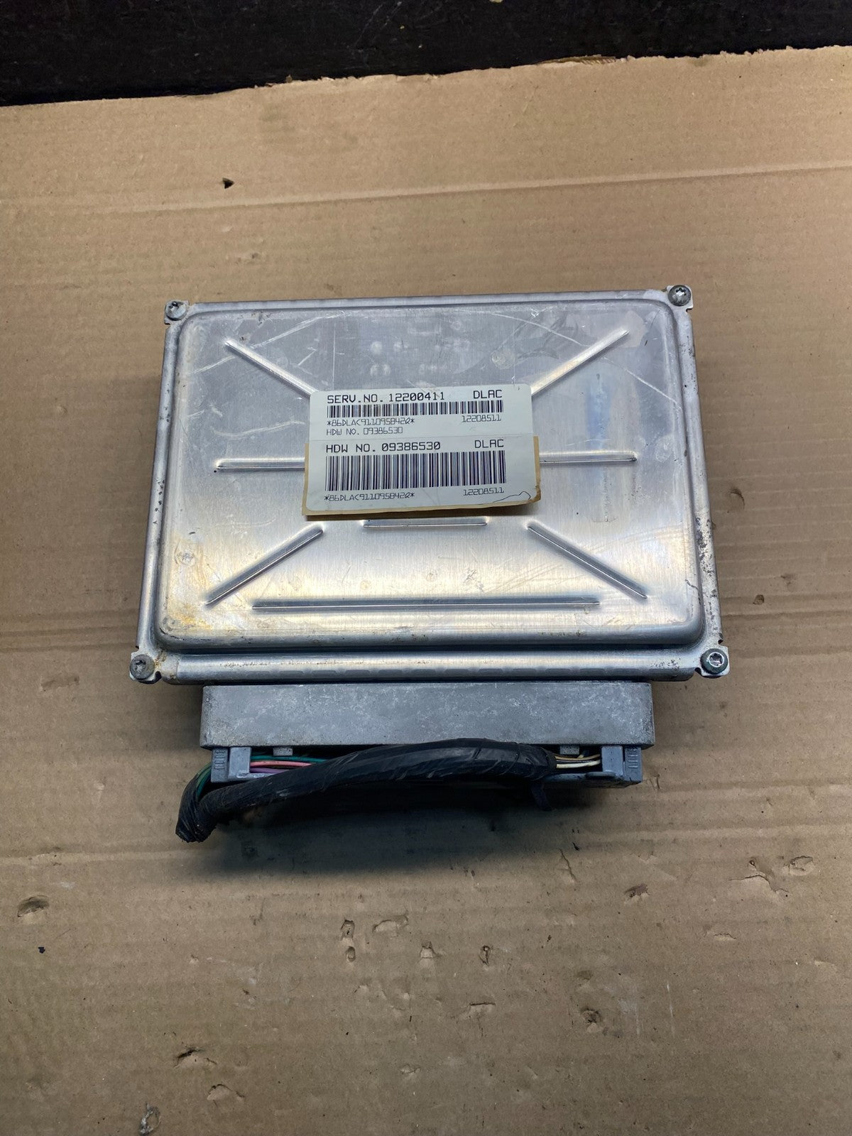 2001-2002 Silverado Tahoe Engine Computer Module 12200411 ECM ECU ad9443 DG0