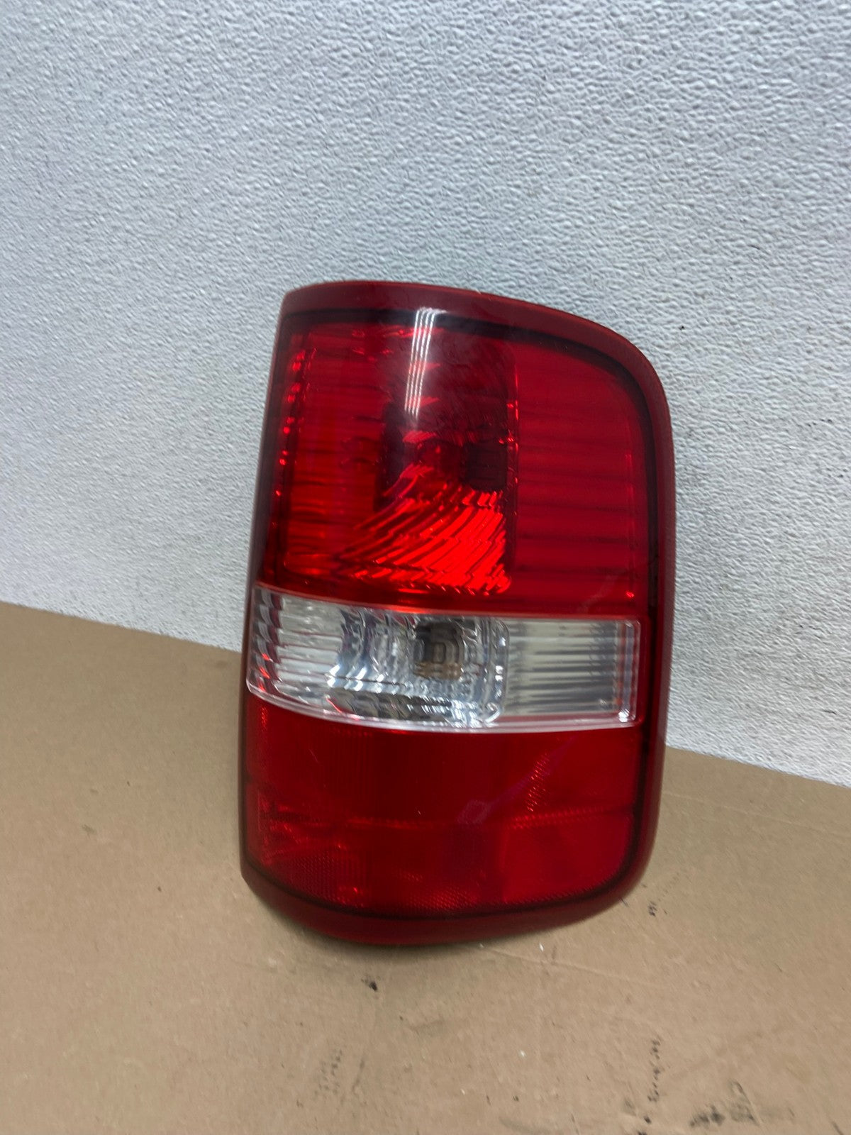 2004 to 2008 Ford F150 F-150 Right Passenger RH Side Tail Light AF4405 LK0