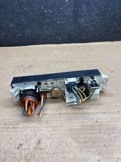 2001 - 2007 GMC Chevrolet Express 1500 Climate Control A/C AH3735 DG3