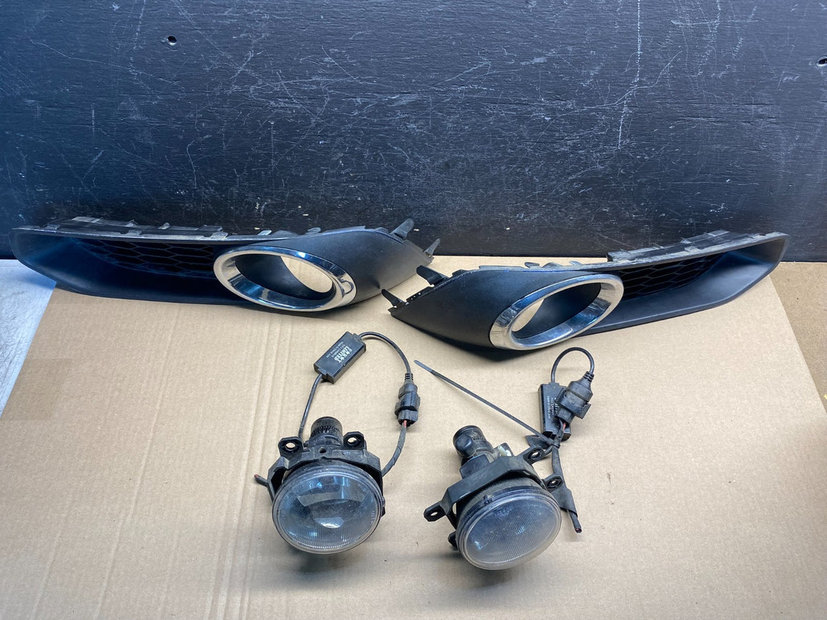 2014 to 2023 Subaru Forester Left+Right Set Side Fog Lights AE62621