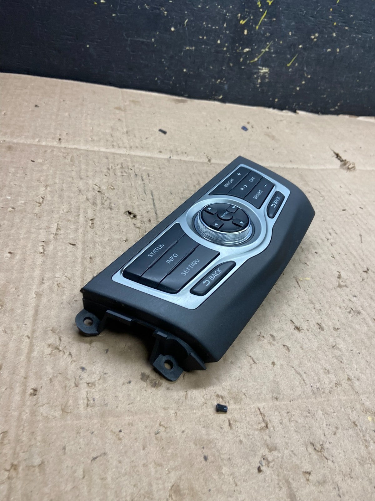 2009-2014 Nissan Murano AM FM Radio CD Control Panel Y5379 DG1