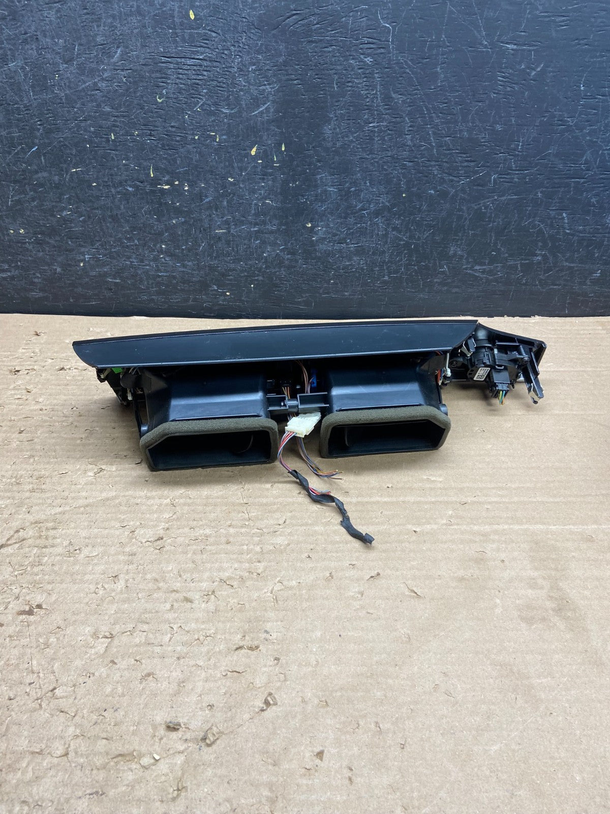2011- 2017 BMW X3 F25 Center Dash Trim Molding w/ Air Vents AG8593 DG3