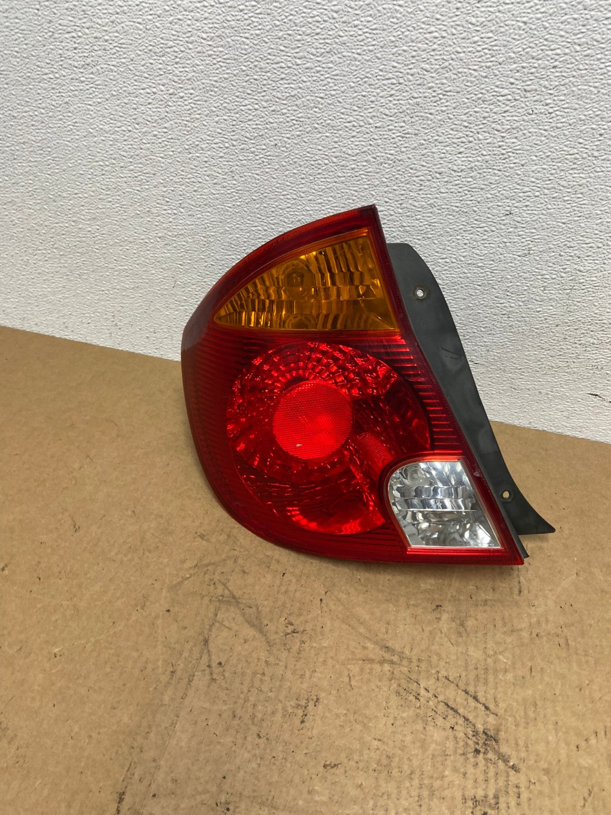 2003 to 2006 Hyundai Accent Hatchback Left Driver LH Tail Light Oem AC29540