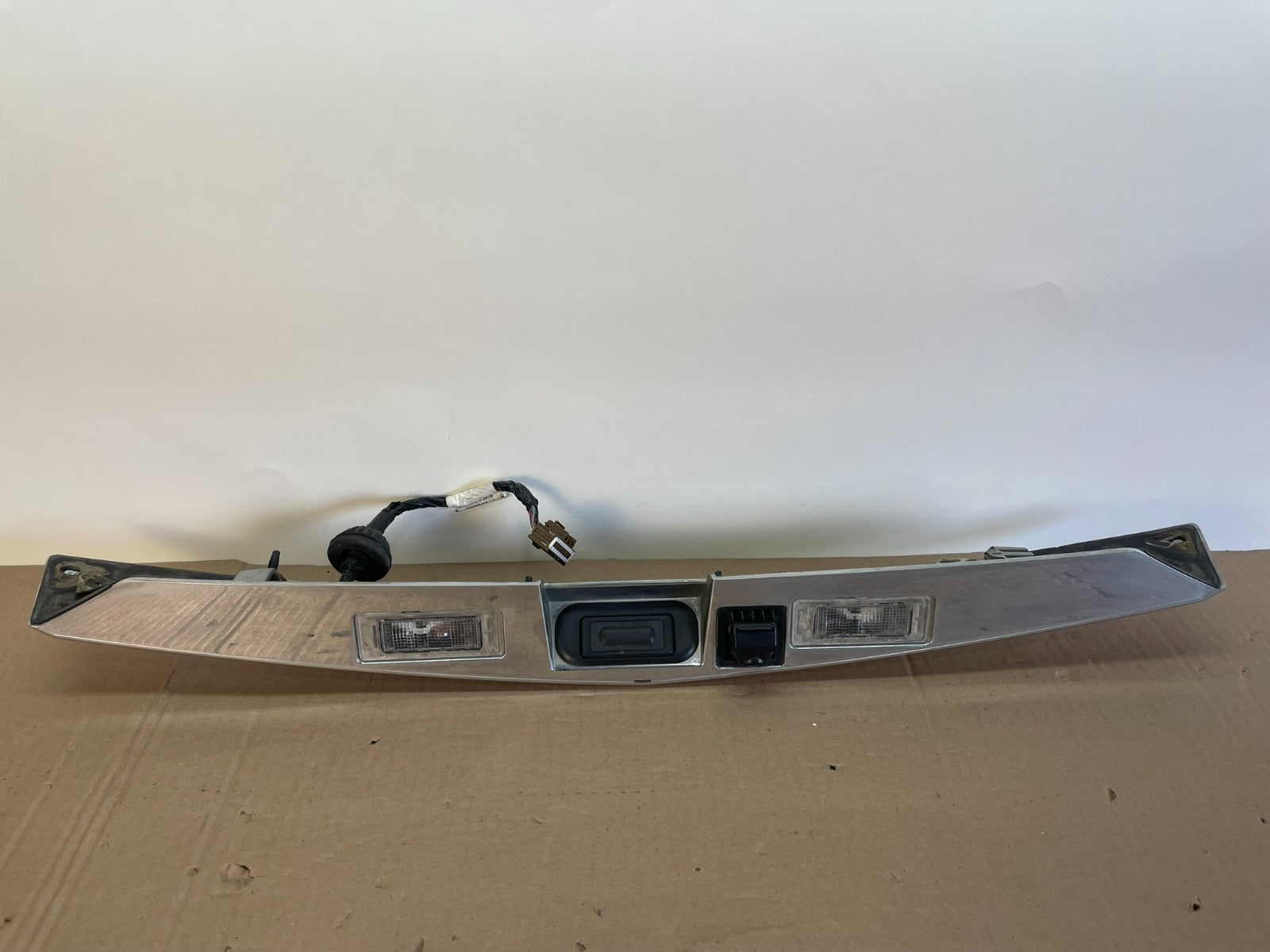 2010-2015 Cadillac SRX Rear Liftgate Tailgate Finish Molding W/ Camera ag7720 DG4