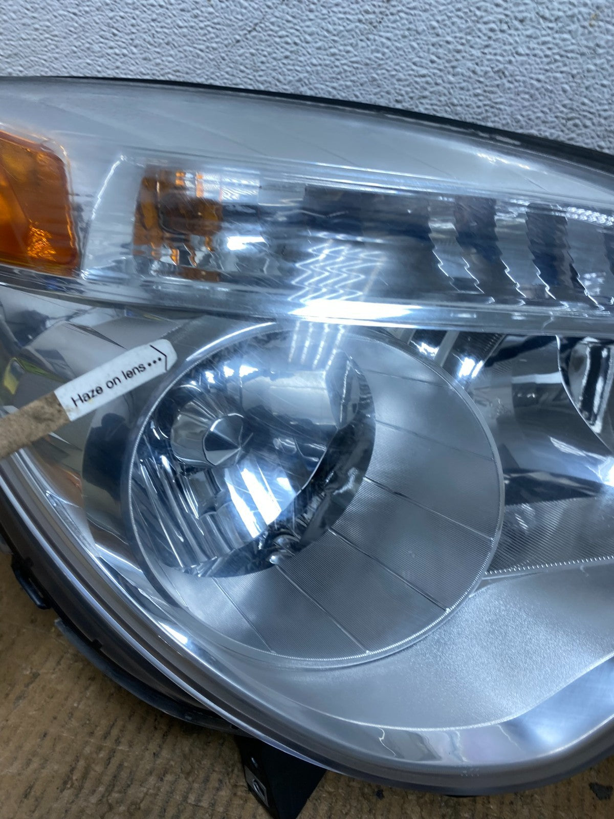 2010 - 2015 Chevrolet Equinox Halogen Headlight Right Passenger Side AE2591 DW4